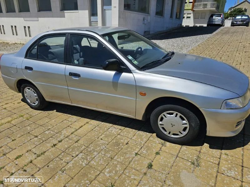 Mitsubishi Lancer 1.3 GLX - 11