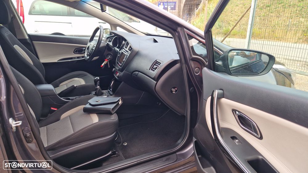 Kia Ceed SW 1.6 CRDi Prime - 15