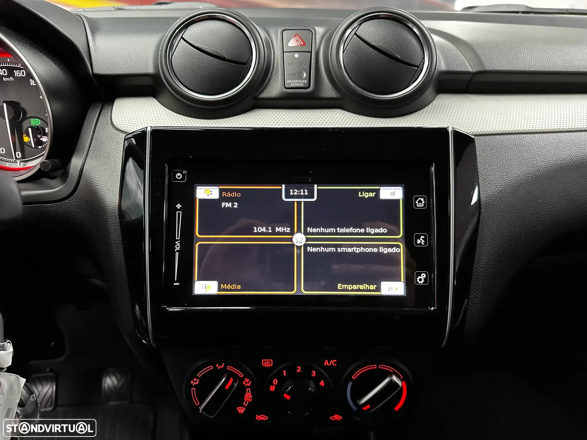 Suzuki Swift 1.2 Mild Hybrid GLX - 29