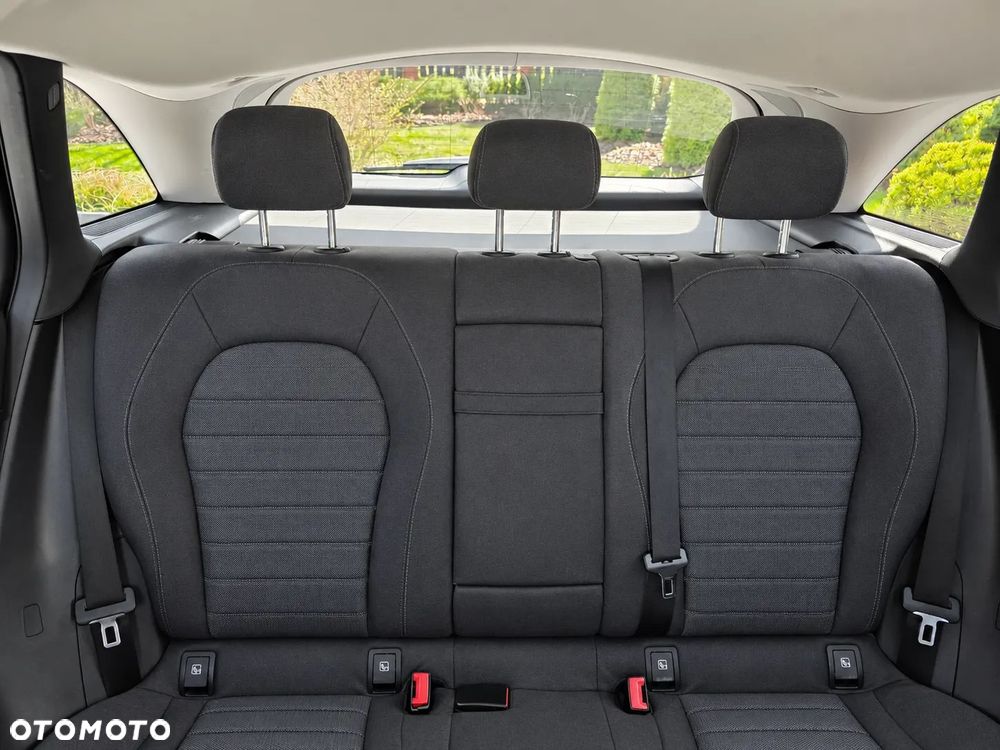 Mercedes-Benz GLC 200 d 4Matic 9G-TRONIC - 25