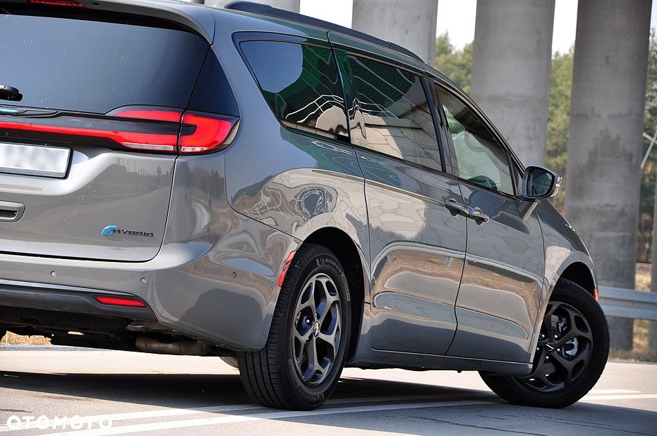 Chrysler Pacifica - 19