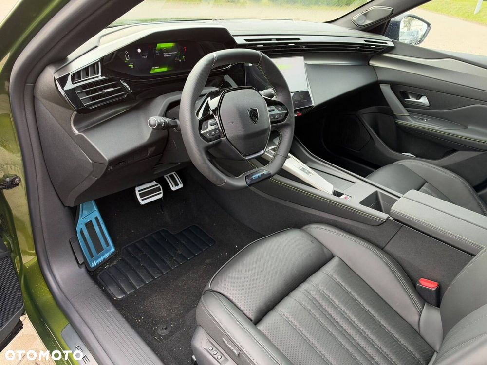 Peugeot 408 - 17