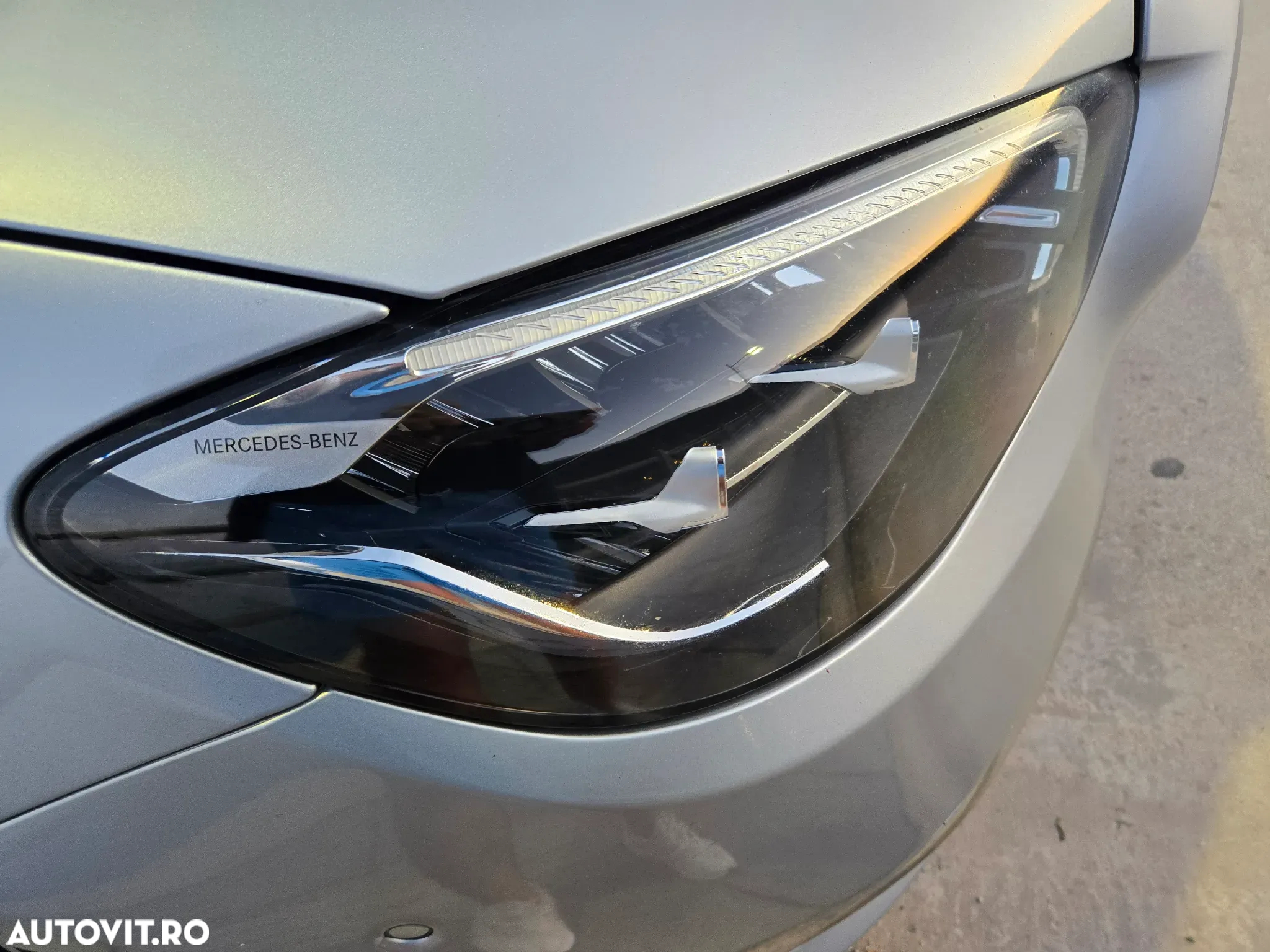 Mercedes-Benz E 220 d 4Matic T 9G-TRONIC - 17