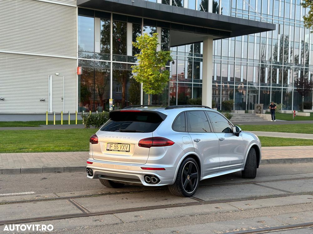 Porsche Cayenne - 2