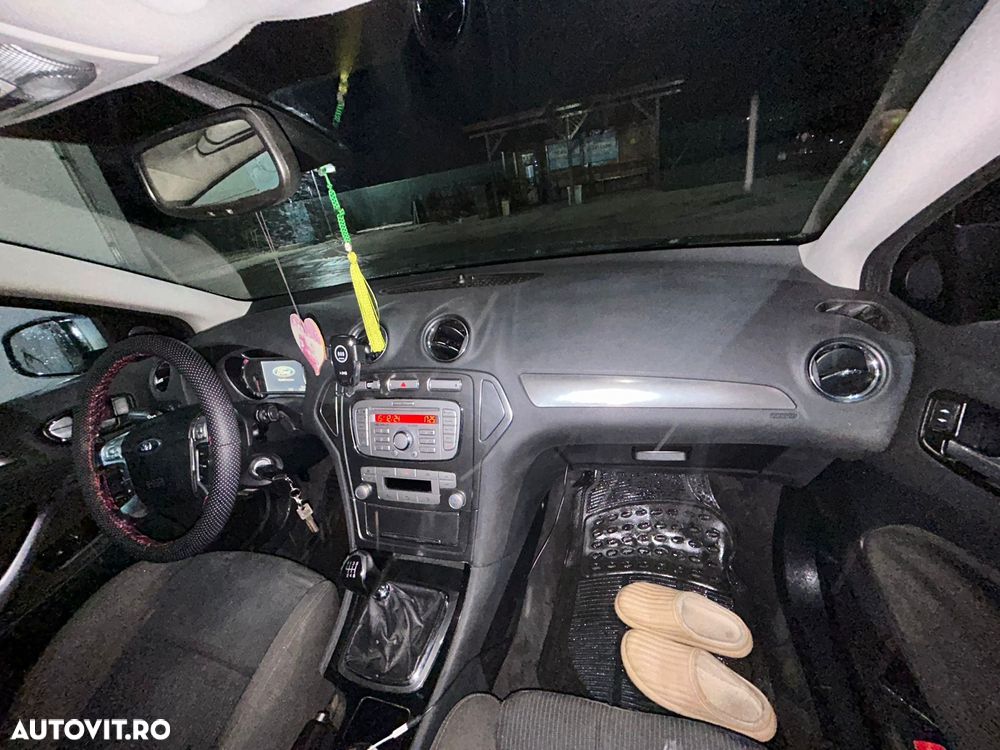 Ford Mondeo 1.8 TDCi Ambiente - 6