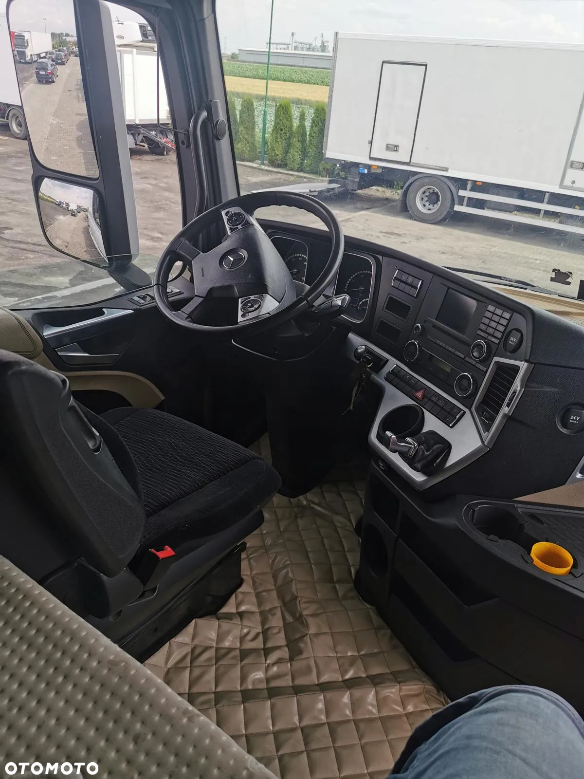 Mercedes-Benz ACTROS - 28