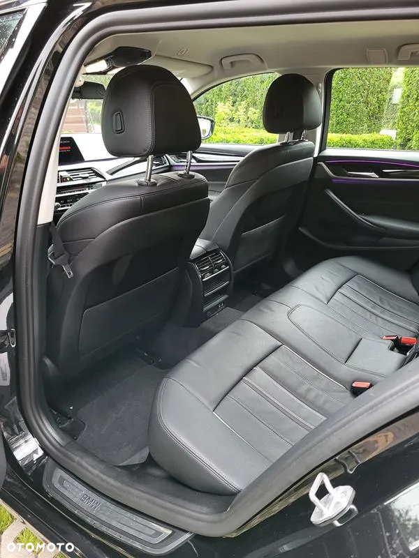 BMW Seria 5 520d Sport Line - 9