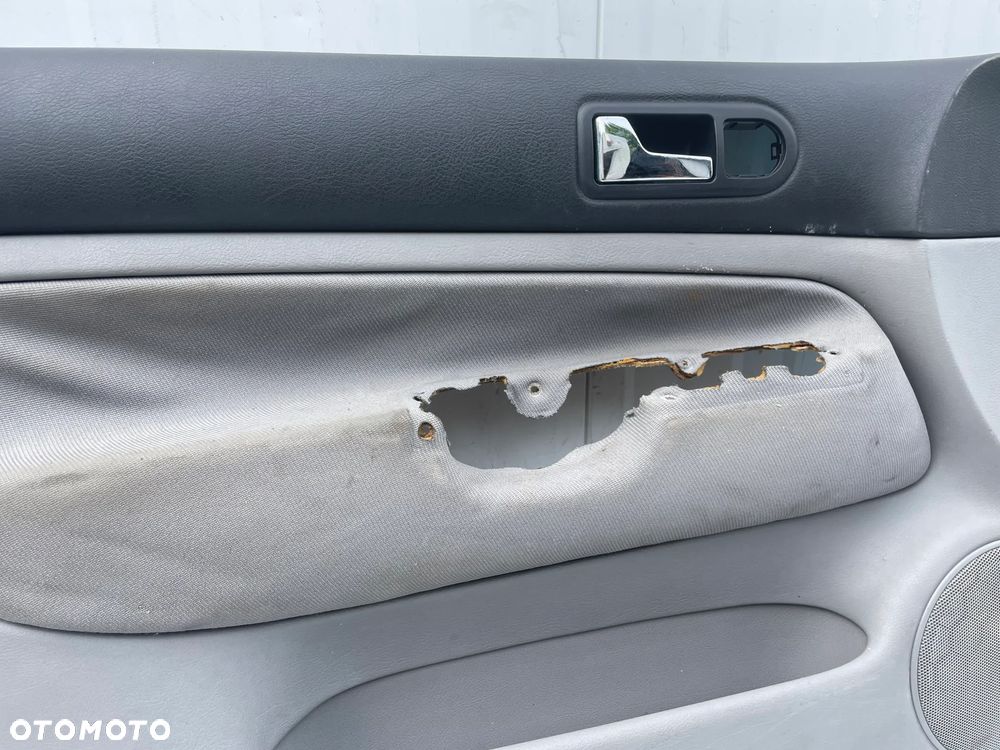 BOCZEK DRZWI LEWY PRZÓD VW GOLF IV 5D - 4