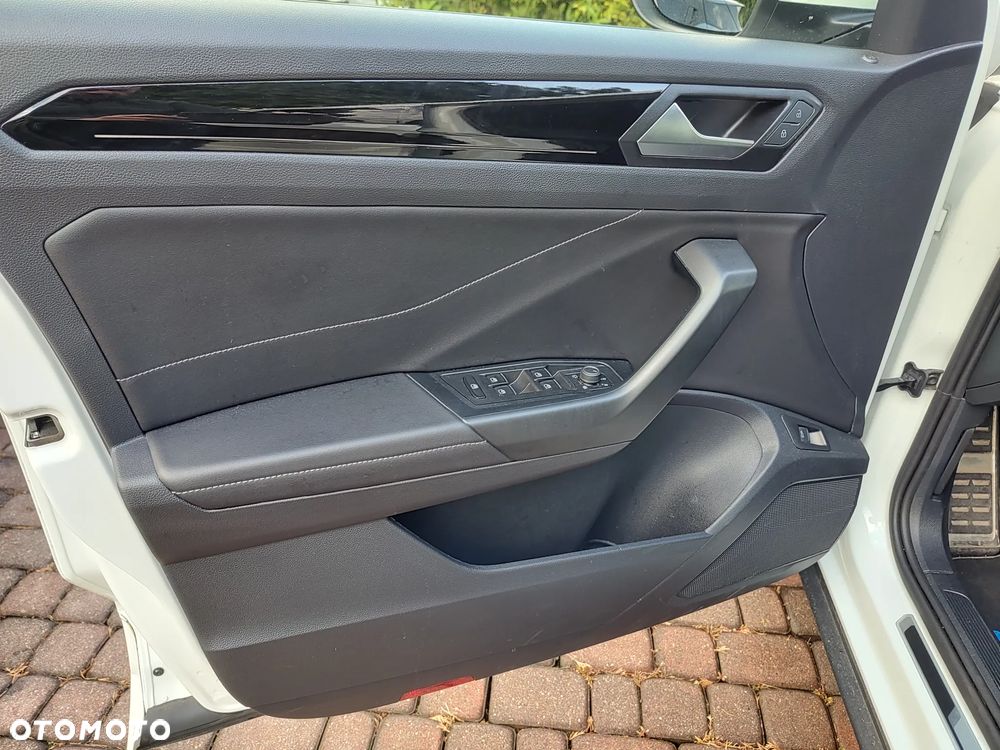 Volkswagen T-Roc 1.5 TSI R-Line DSG - 8