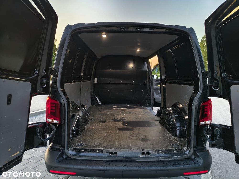 Volkswagen Transporter - 22