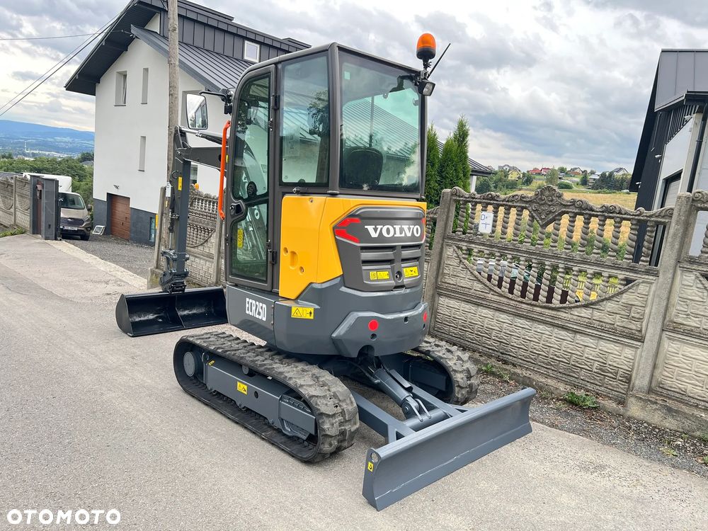 Volvo ECR25D | Minikoparka VOLVO ECR25 | Zerowy Obrys | Mini Koparka 3 Tony |Waga 2,5 Tony | Tylko 2700 MTG | Sprowadzona | Stan IDEALNY | - 4