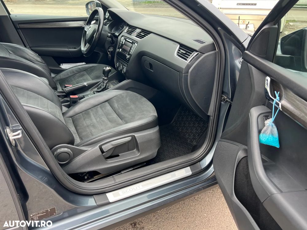 Skoda Octavia 2.0 TDI 4x4 DSG Scout - 24