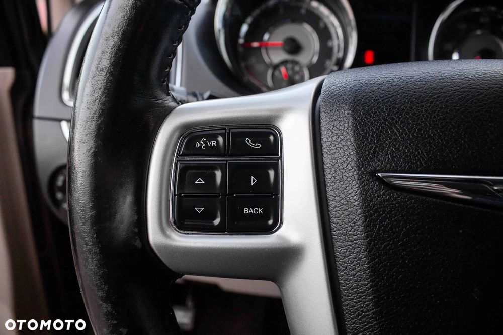 Chrysler Town & Country 3.6 Touring - 17