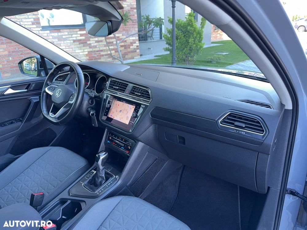 Volkswagen Tiguan - 12