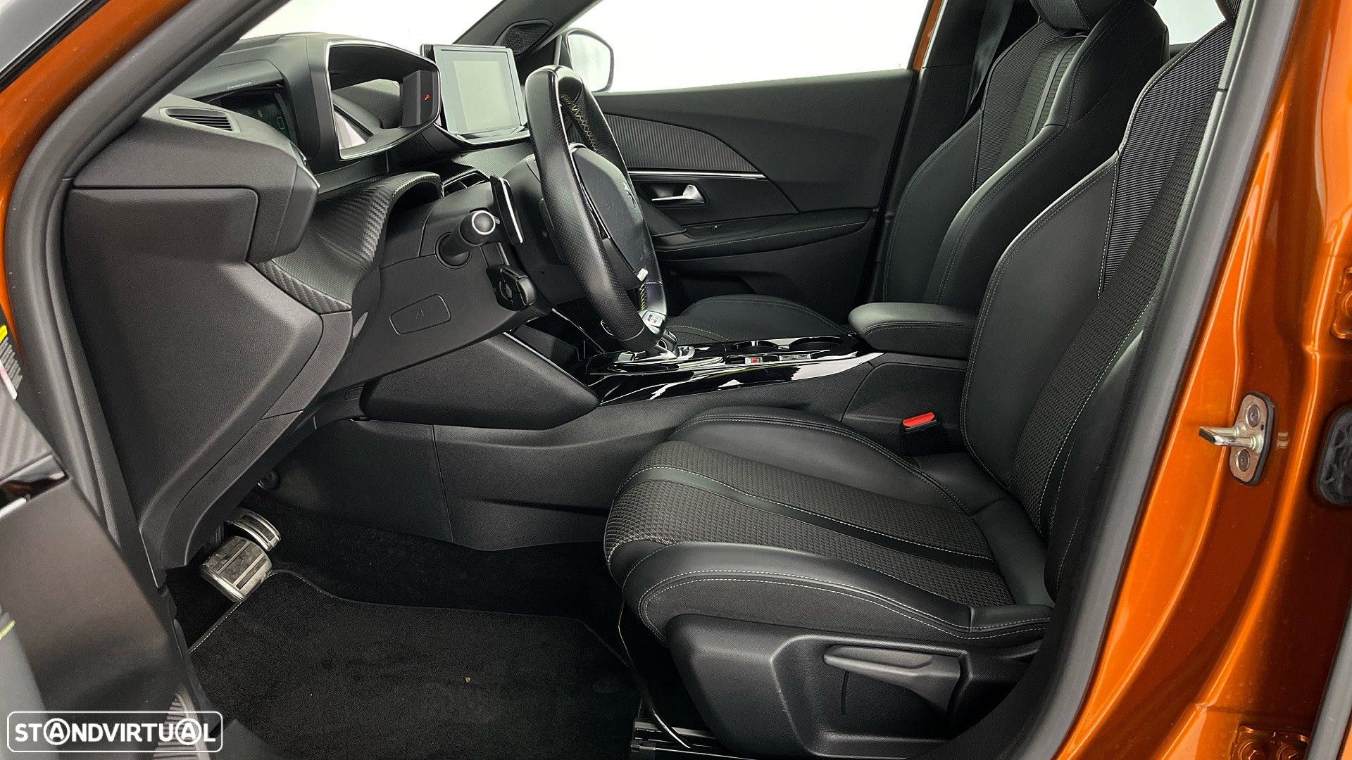 Peugeot 2008 1.2 PureTech GT EAT8 - 26