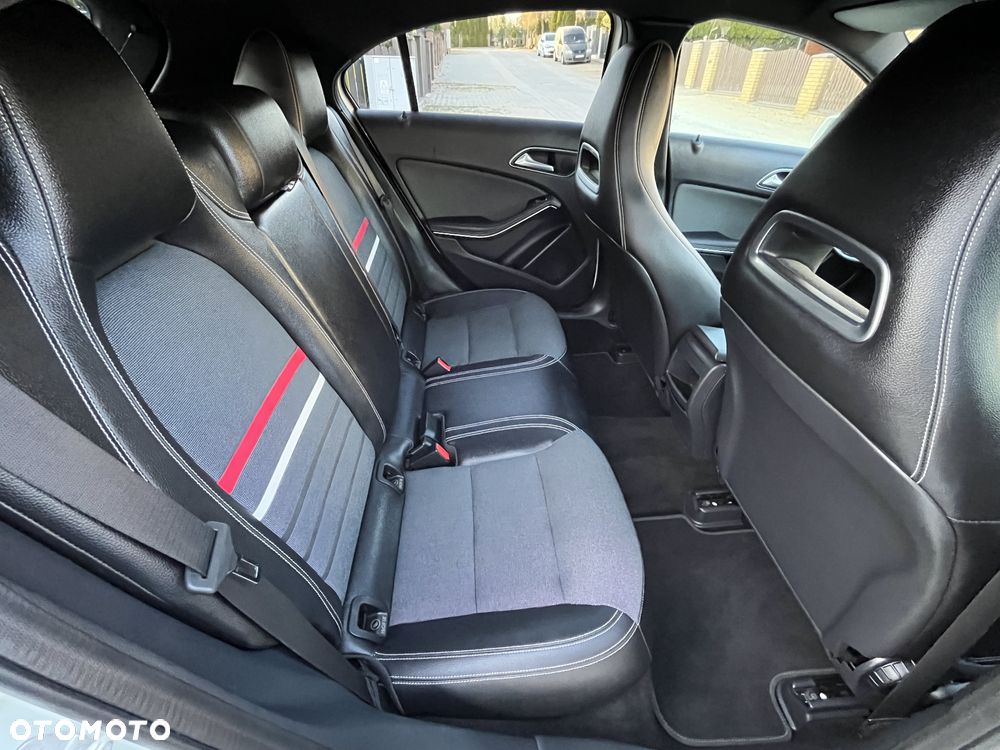 Mercedes-Benz Klasa A 180 7G-DCT Activity Edition - 11