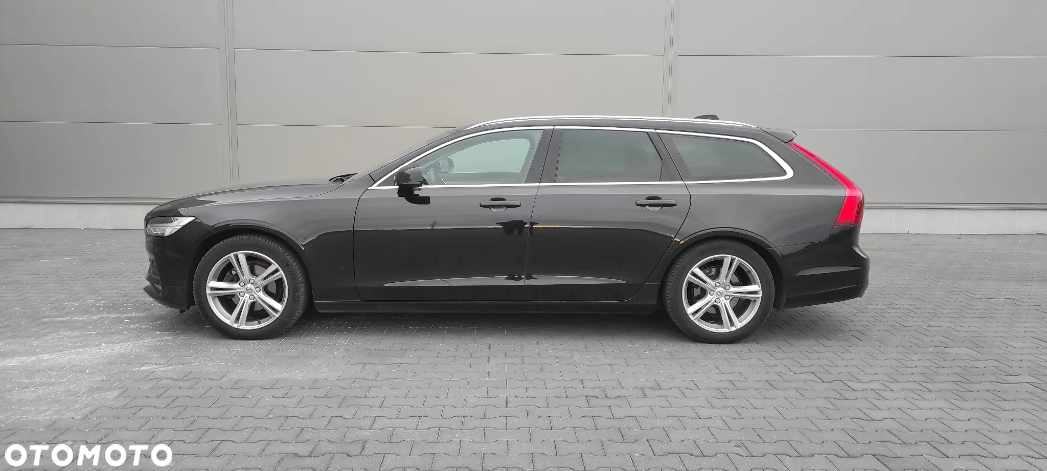 Volvo V90 D4 Momentum - 8