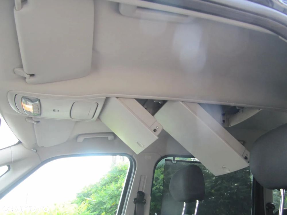 Ford Galaxy 2.0 TDCi Ghia - 8