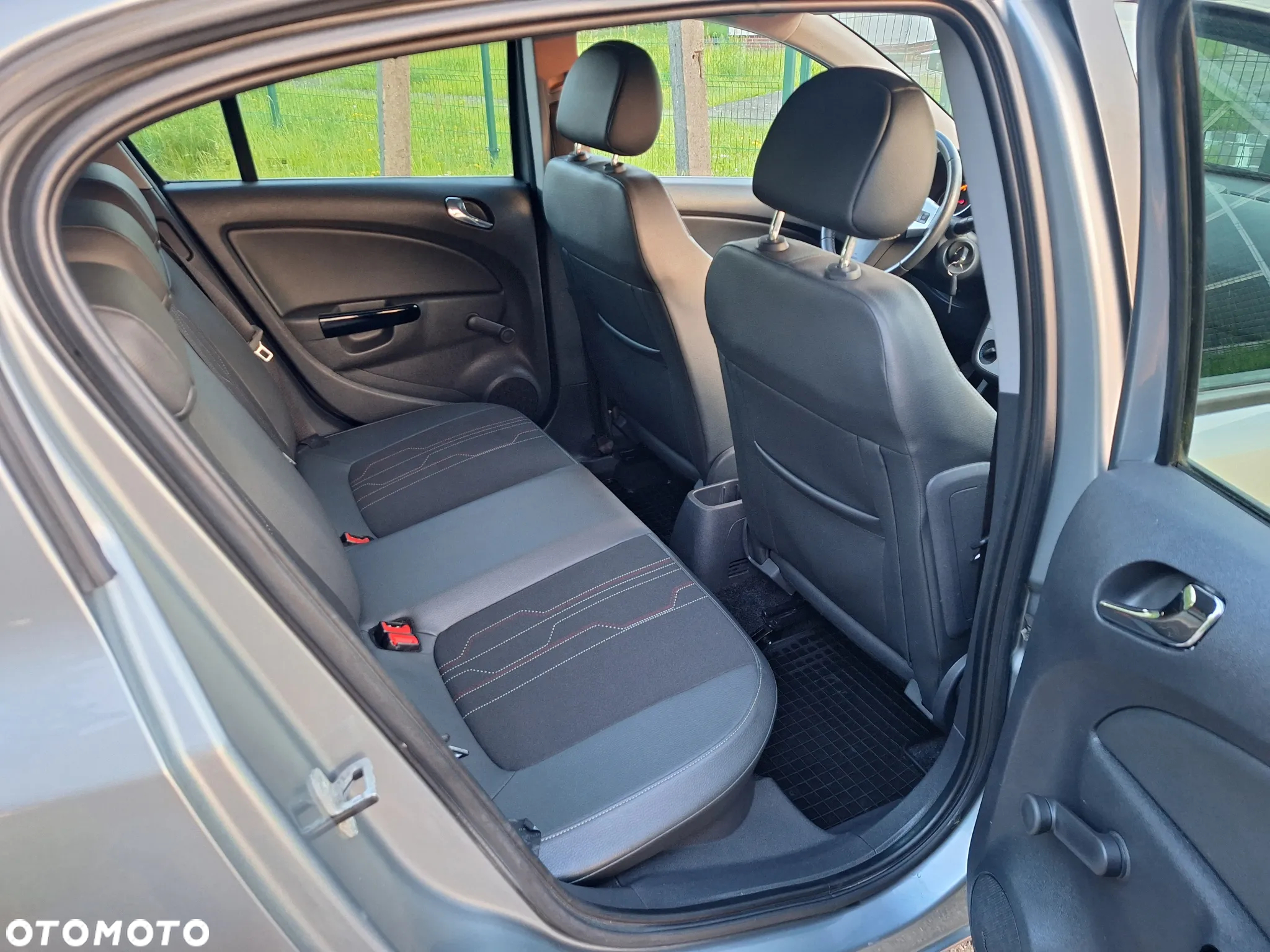 Opel Corsa 1.4 16V Edition 150 - 13