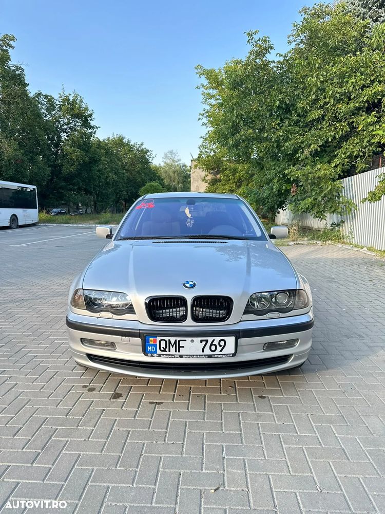 BMW Seria 3 318i - 2