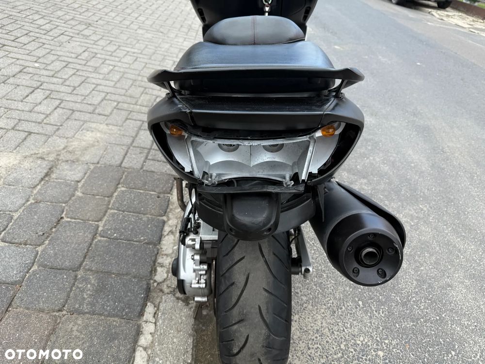 Yamaha Tmax - 18