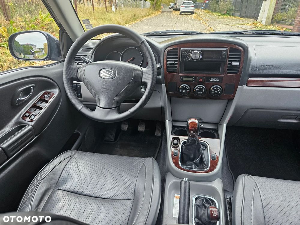 Suzuki Grand Vitara 2.0 - 13