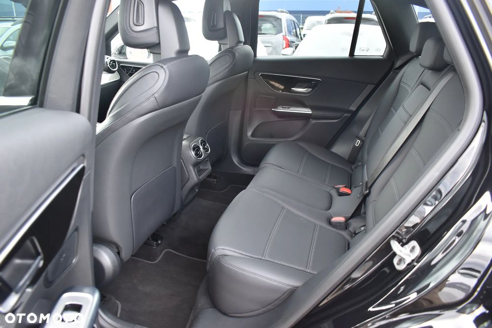 Mercedes-Benz GLC 300 de PHEV 4-Matic Avantgarde - 12
