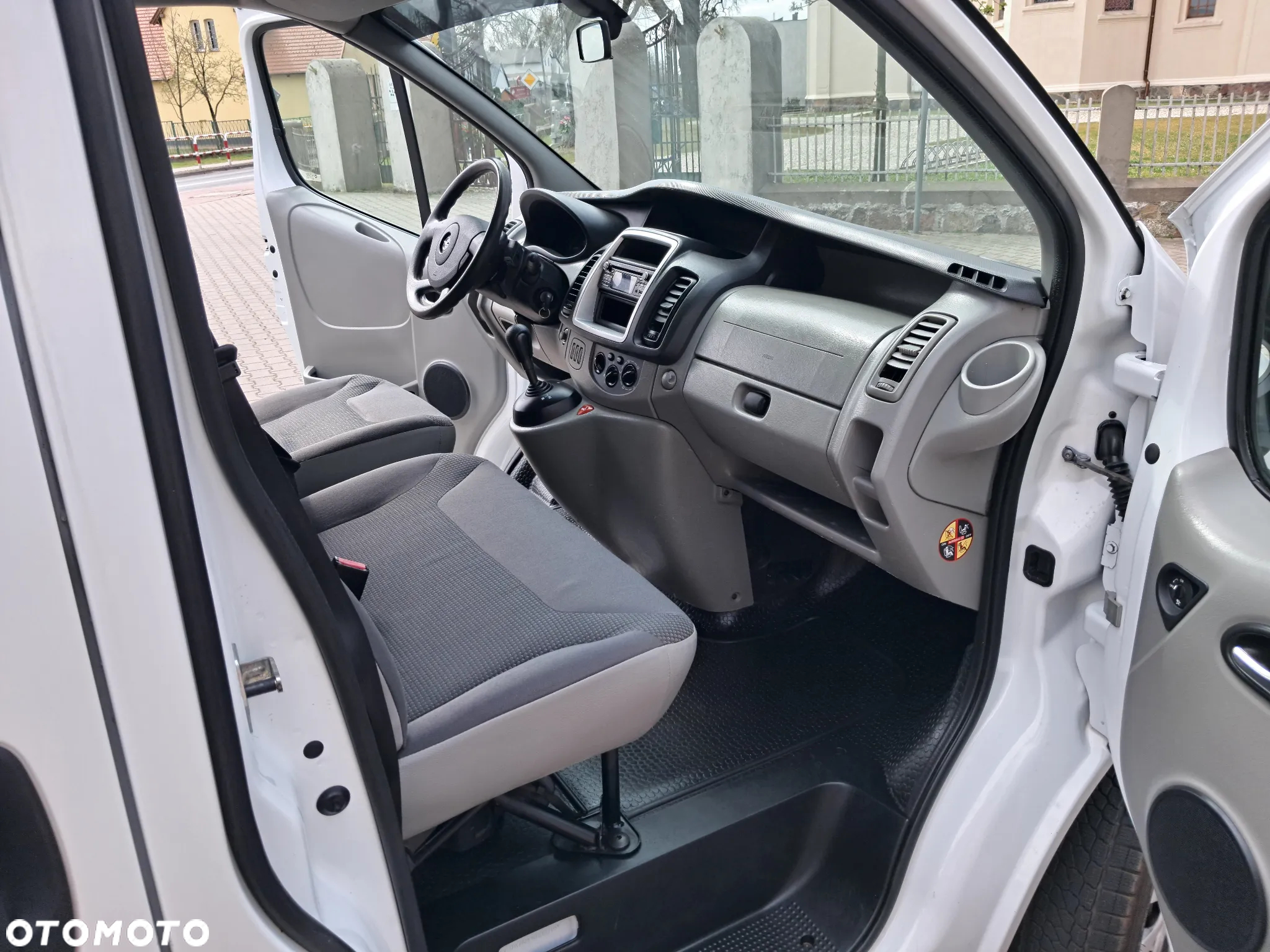 Opel Vivaro - 8