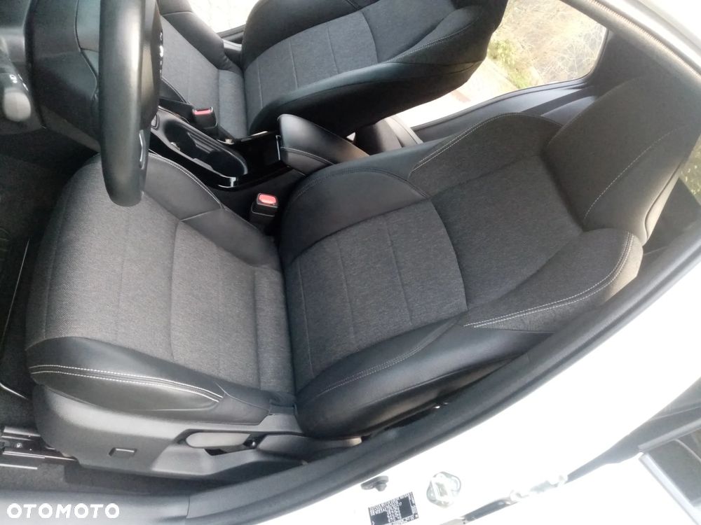 Toyota Corolla 1.8 Hybrid Style - 12
