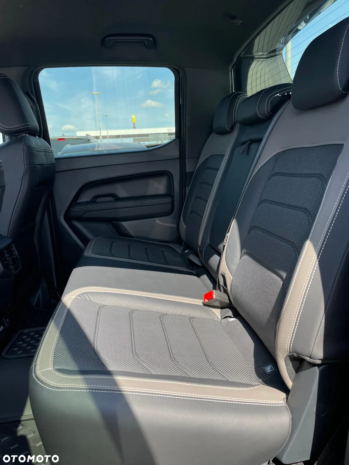 Volkswagen Amarok 3.0 V6 TDI 4Mot Aventura - 30