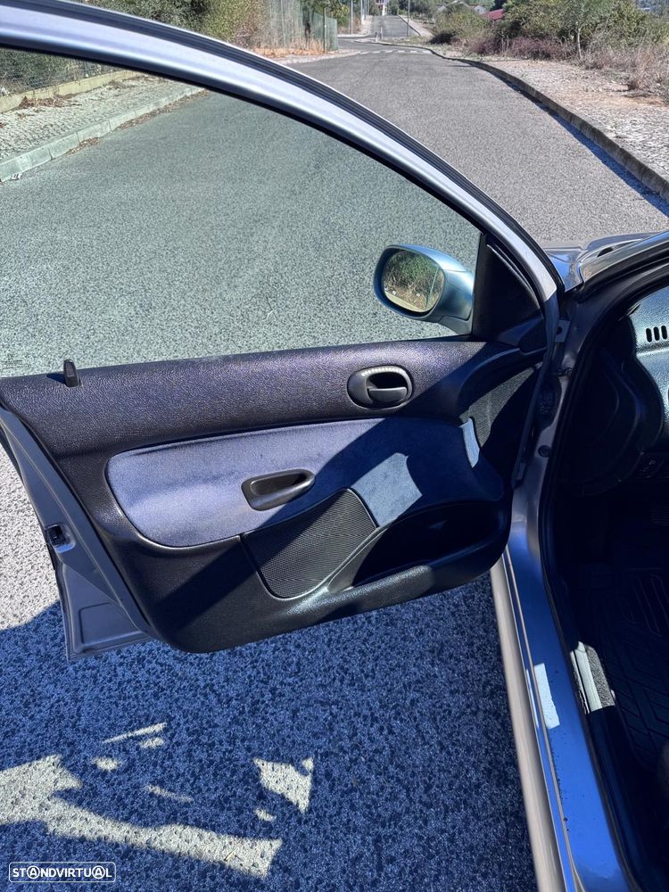 Peugeot 206 1.1 XT - 11