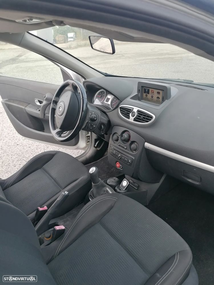 Renault Clio - 15