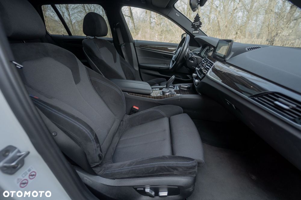 BMW Seria 5 520d xDrive M Sport Edition - 28
