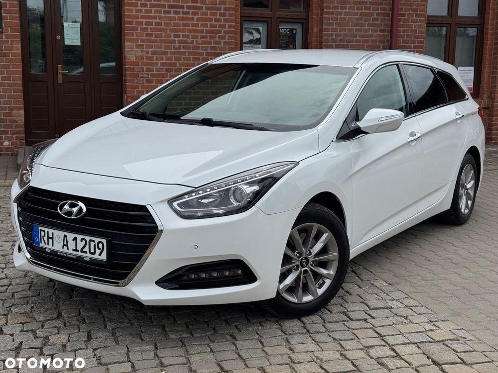 Hyundai i40 i40cw 1.6 Fifa World Cup Edition - 1