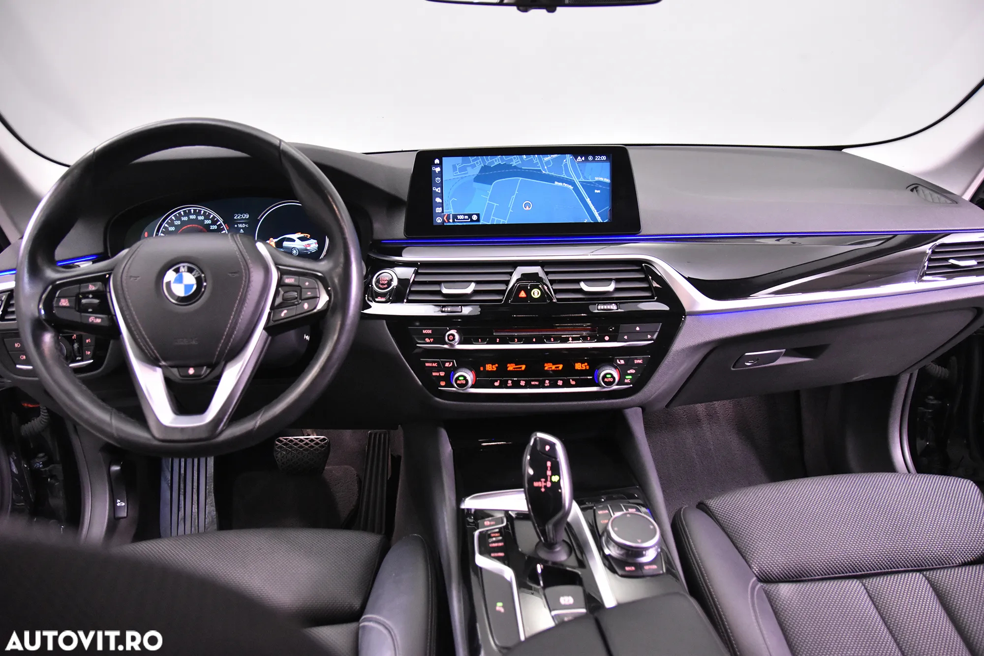 BMW Seria 5 520d Aut. Sport Line - 9