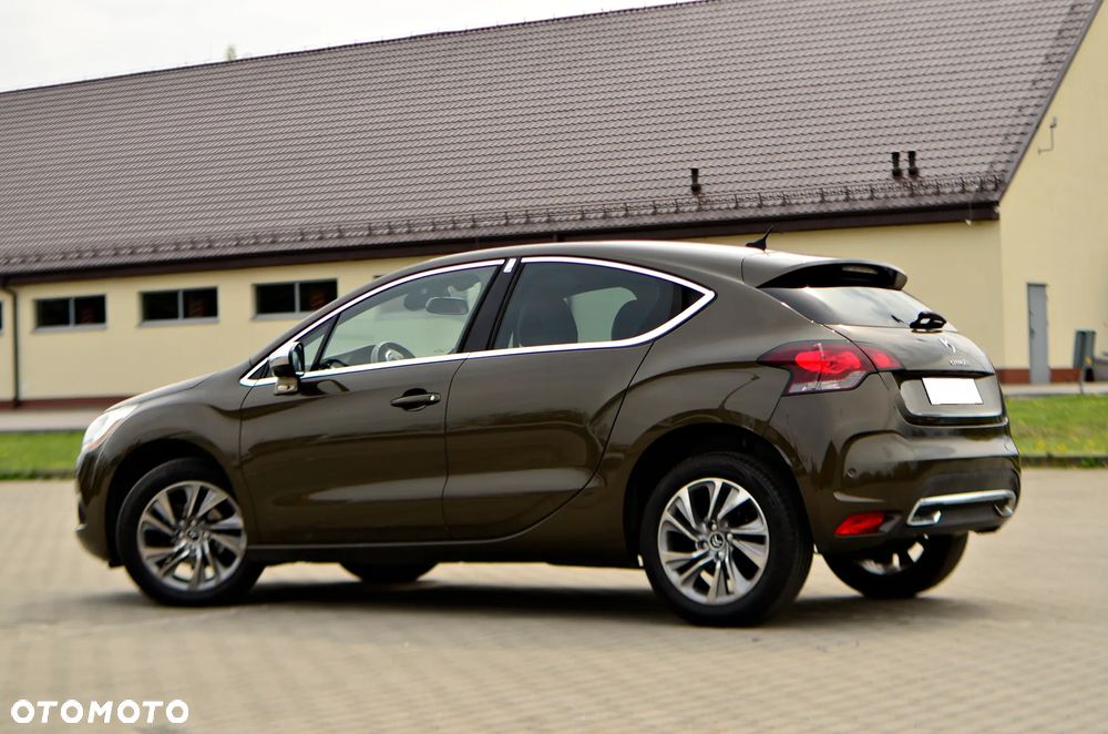 Citroën DS4 e-HDi 115 SoChic - 4