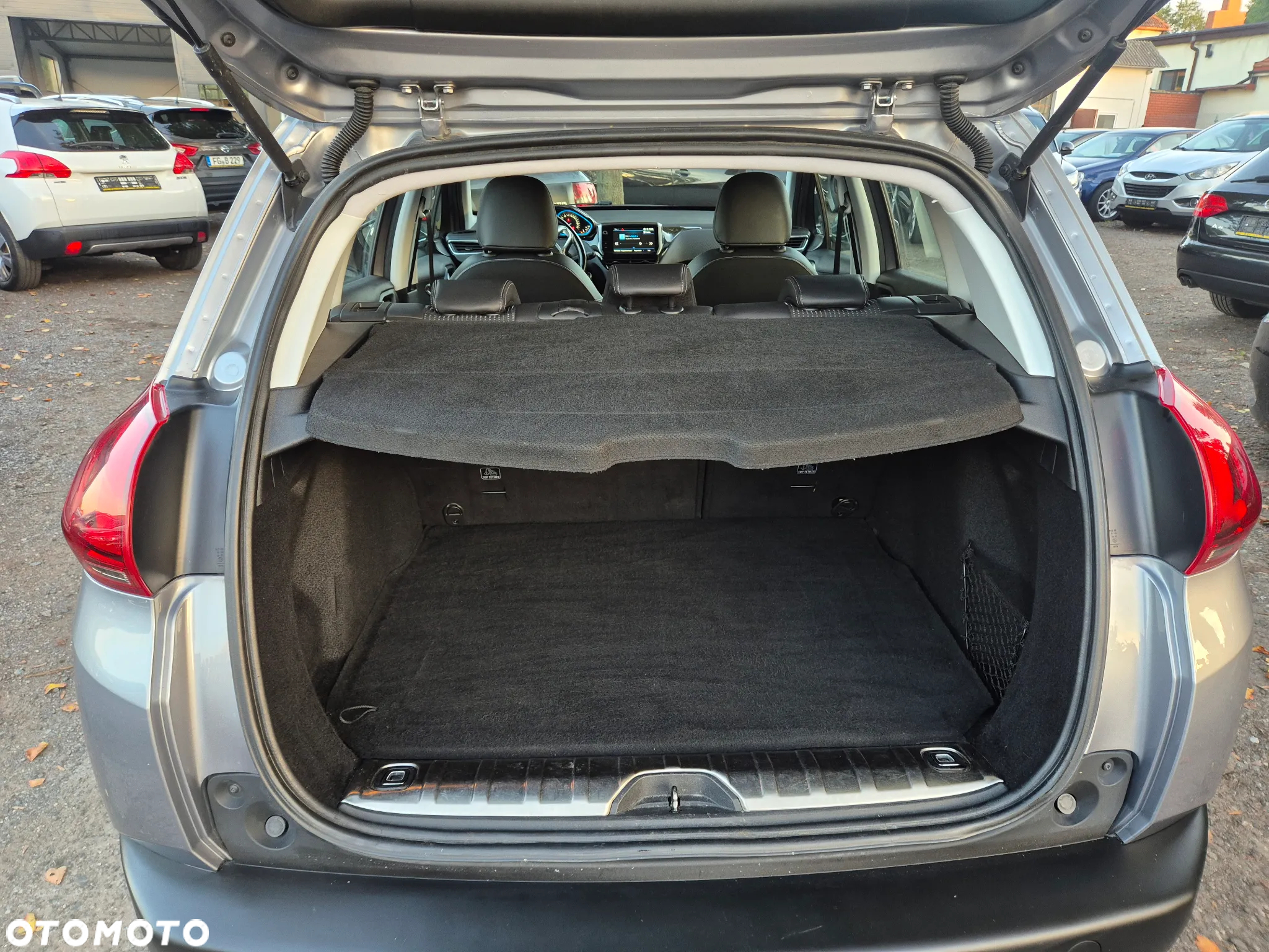 Peugeot 2008 1.6 BlueHDi Allure - 15