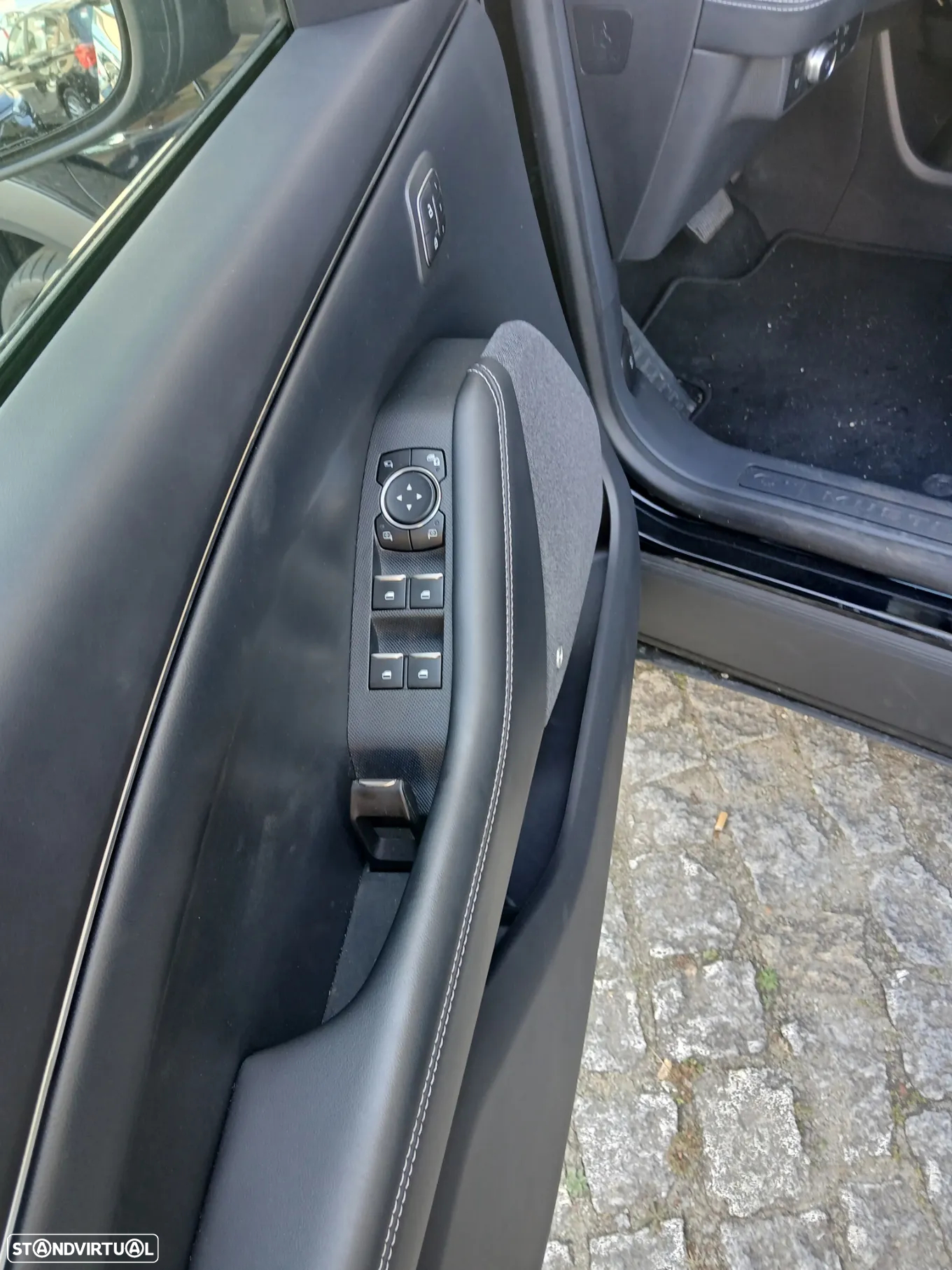 Ford Mustang Mach-E 75.7 kWh Premium AWD - 18