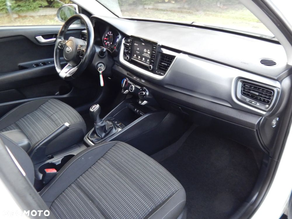 Kia Stonic 1.4 L - 14