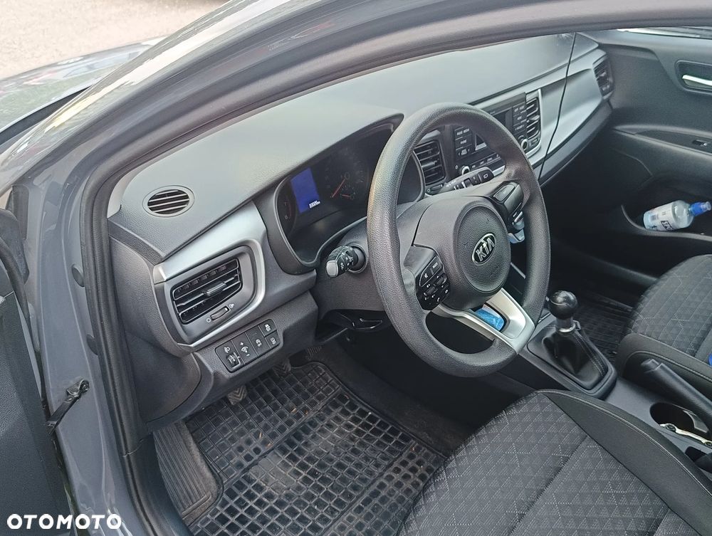 Kia Rio 1.2 M - 11
