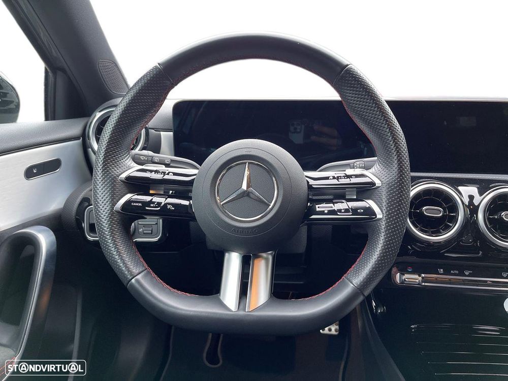 Mercedes-Benz A 200 7G-DCT Edition AMG Line - 13