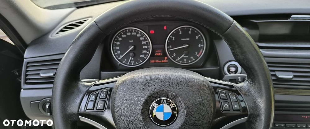 BMW X1 sDrive18i Sport Line - 12