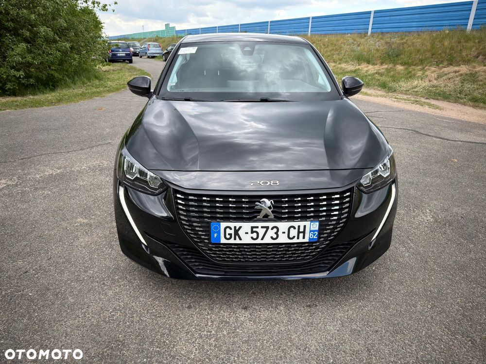 Peugeot 208 - 8