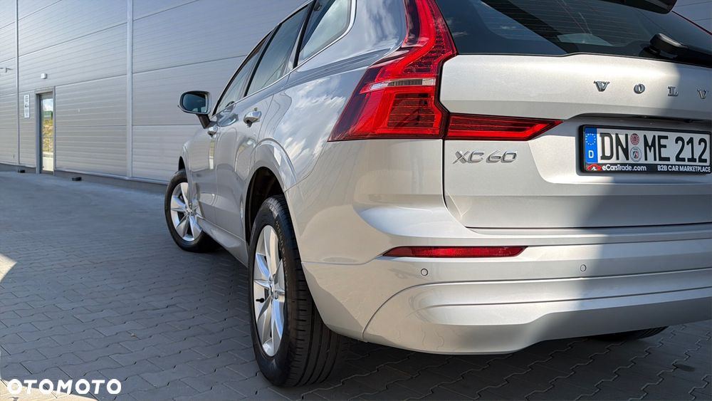 Volvo XC 60 B4 D AWD Geartronic Momentum Pro - 12