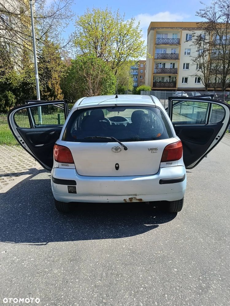 Toyota Yaris - 4