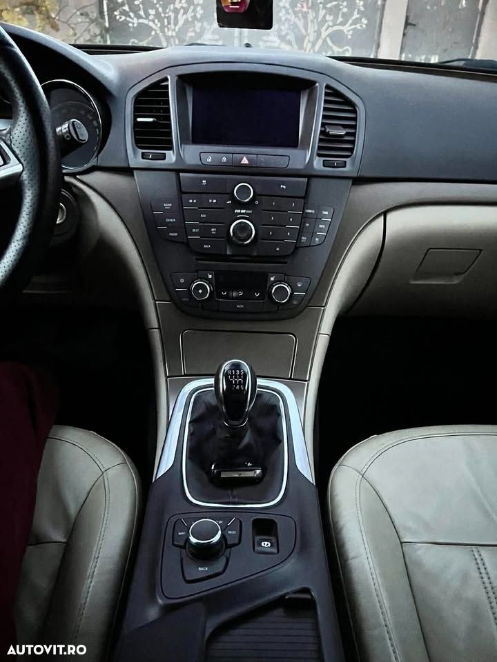 Opel Insignia 2.0 CDTI - 9