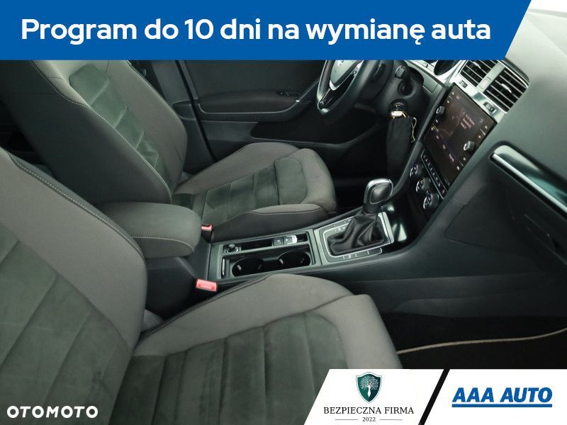Volkswagen Golf - 8