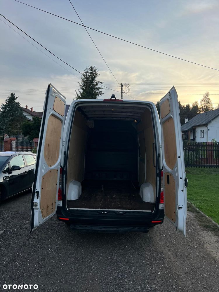 Mercedes-Benz Sprinter - 19
