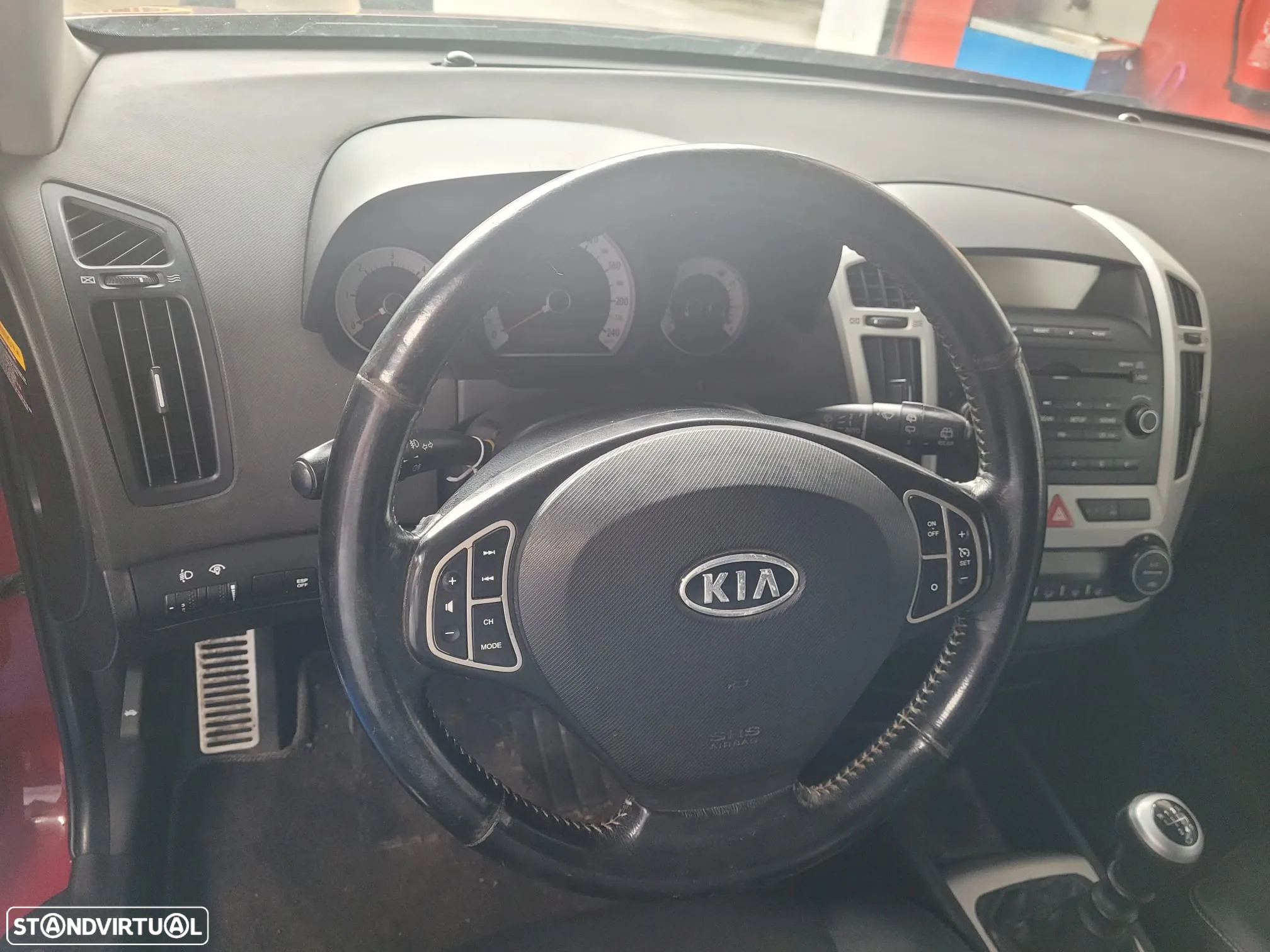 Kia Ceed 2.0 crdi de 2009 ás peças. - 4