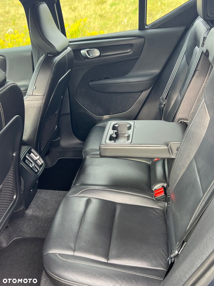 Volvo XC 40 T2 Momentum Core - 4